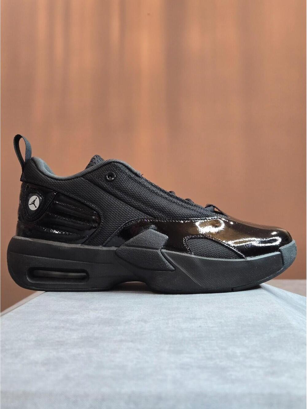 Air Jordan Max Aura 6 Patent Leather Size 7Y Womens 8.5 Triple Black FQ8297-001